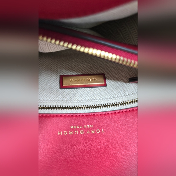 Tory Burch Willa Boucle Small Shoulder Bag - Picture 10 of 14